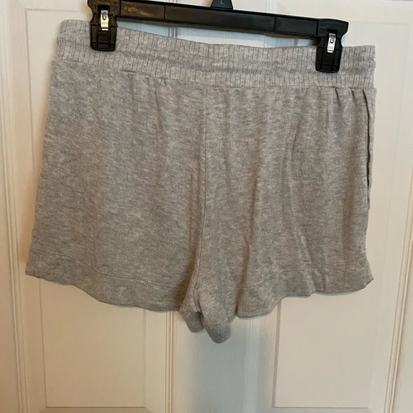 Lounge shorts - Picture 2 of 3